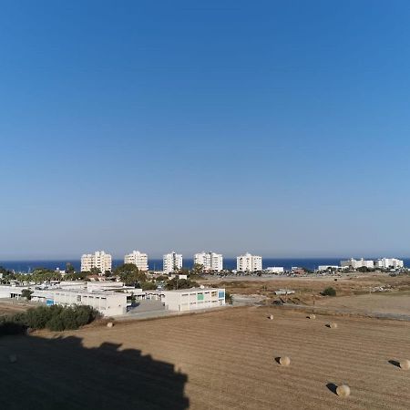 Must Stay - Sea & Salt Lake Panoramic View Apt Larnaca Bagian luar foto