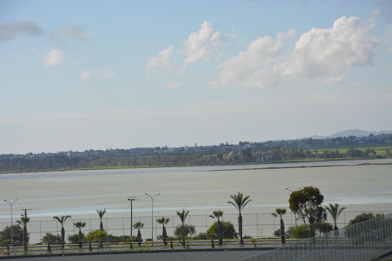 Must Stay - Sea & Salt Lake Panoramic View Apt Larnaca Bagian luar foto