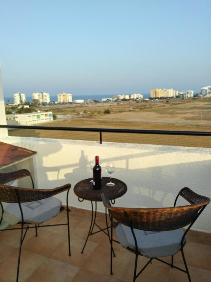 Must Stay - Sea & Salt Lake Panoramic View Apt Larnaca Bagian luar foto