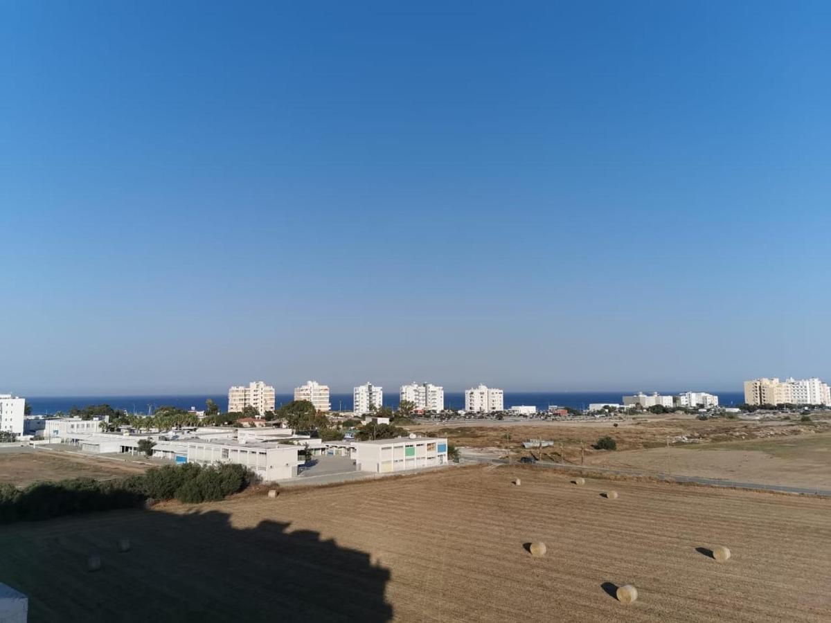 Must Stay - Sea & Salt Lake Panoramic View Apt Larnaca Bagian luar foto